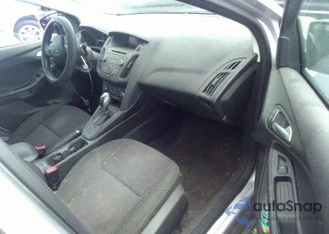 2016 Ford Focus Se z USA, uszkodzony, nr VIN 1FADP3F29GL204835